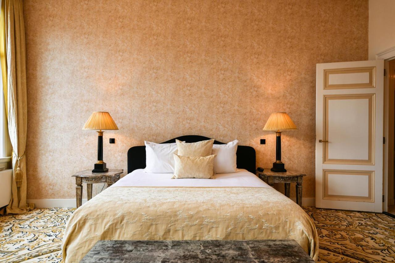 Grand Boutique Hotel-Restaurant Huis Vermeer เดเวนเตอร์ ภายนอก รูปภาพ