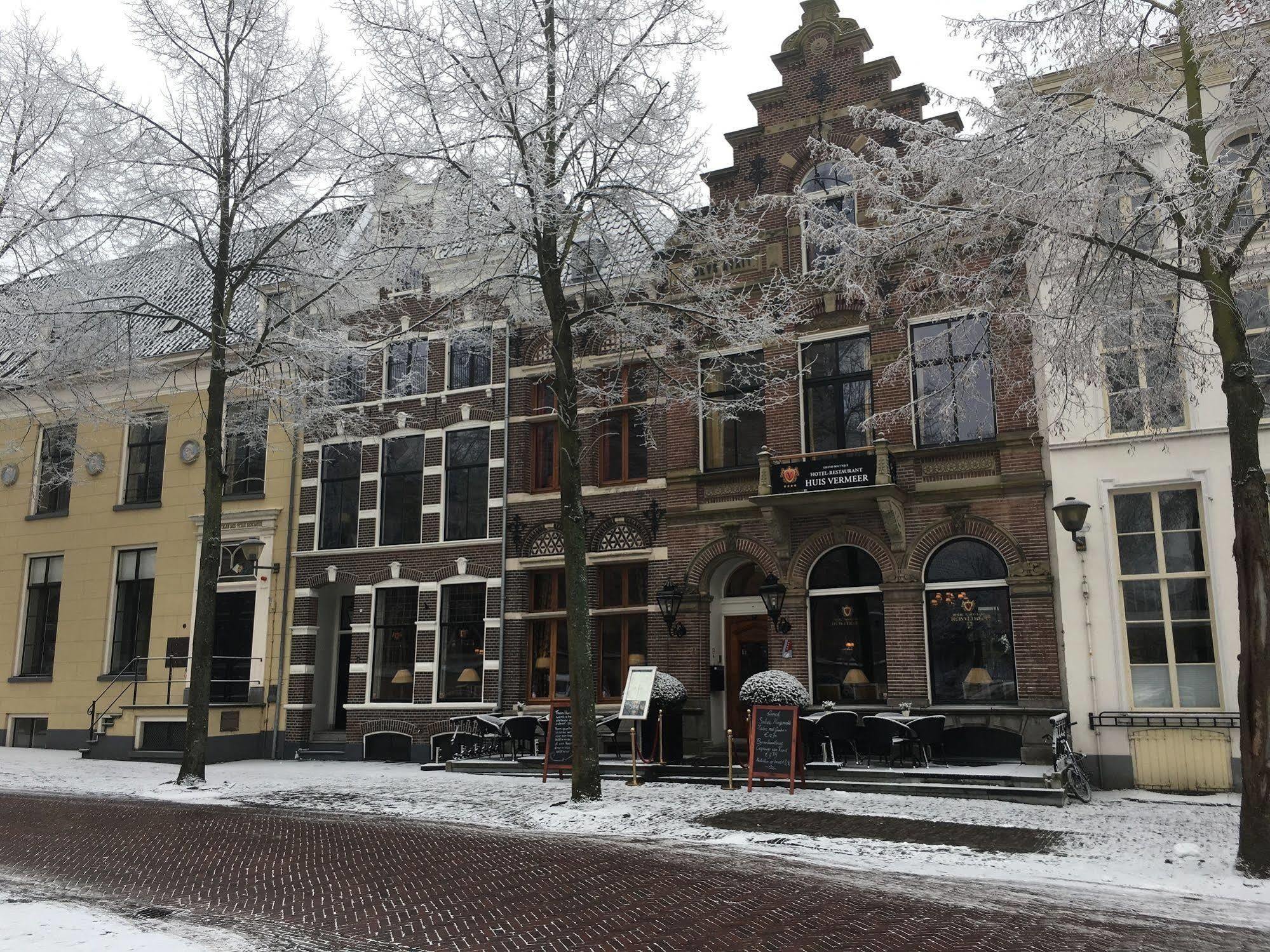 Grand Boutique Hotel-Restaurant Huis Vermeer เดเวนเตอร์ ภายนอก รูปภาพ
