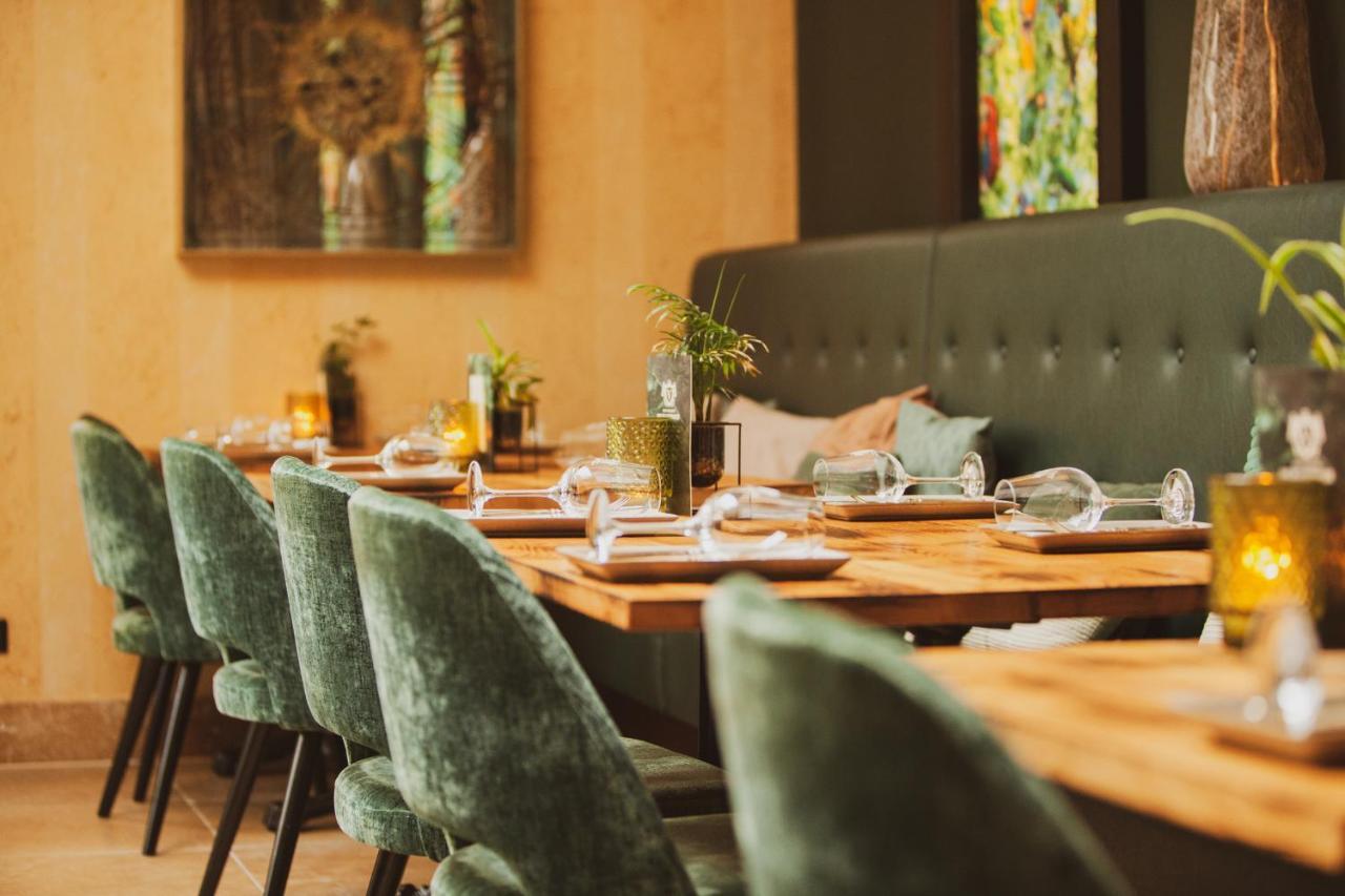 Grand Boutique Hotel-Restaurant Huis Vermeer เดเวนเตอร์ ภายนอก รูปภาพ
